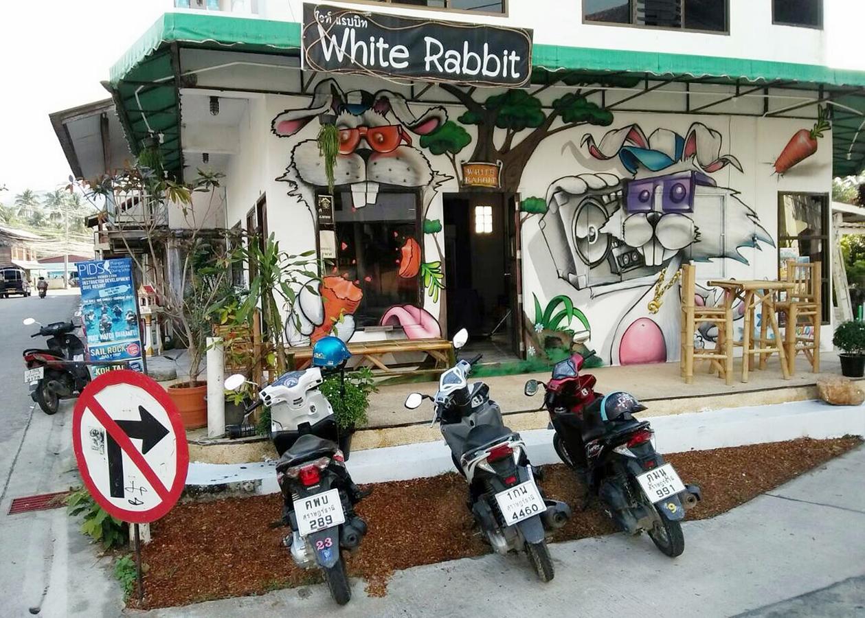 A Pousada White Rabbit Baan Khai Exterior foto